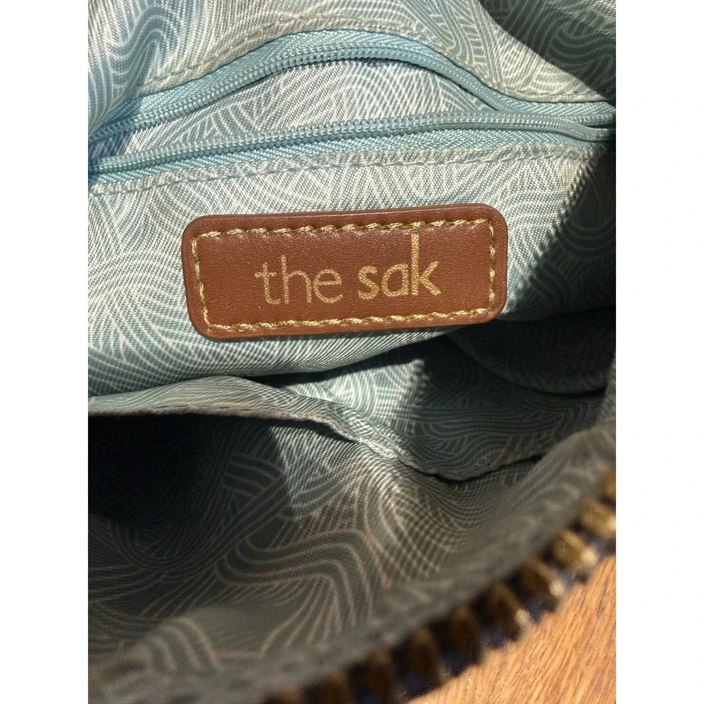 The Sak Black Leather Crossbody Bag‎ Front Zip Pocket Adjustable Strap